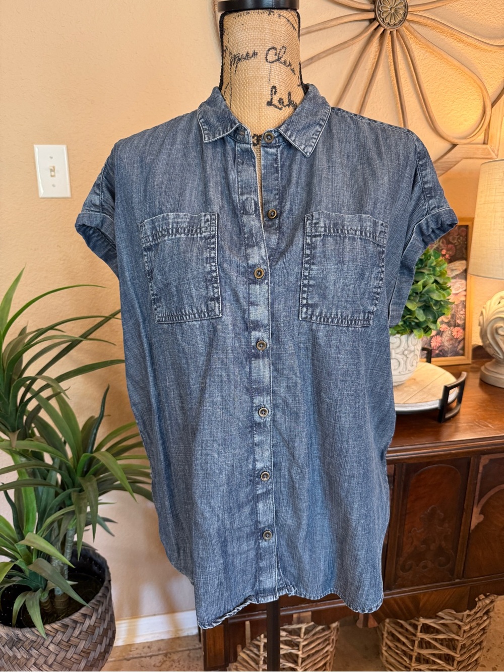 Natural Reflections Casual Blue Denim Short-Sleeve Shirt